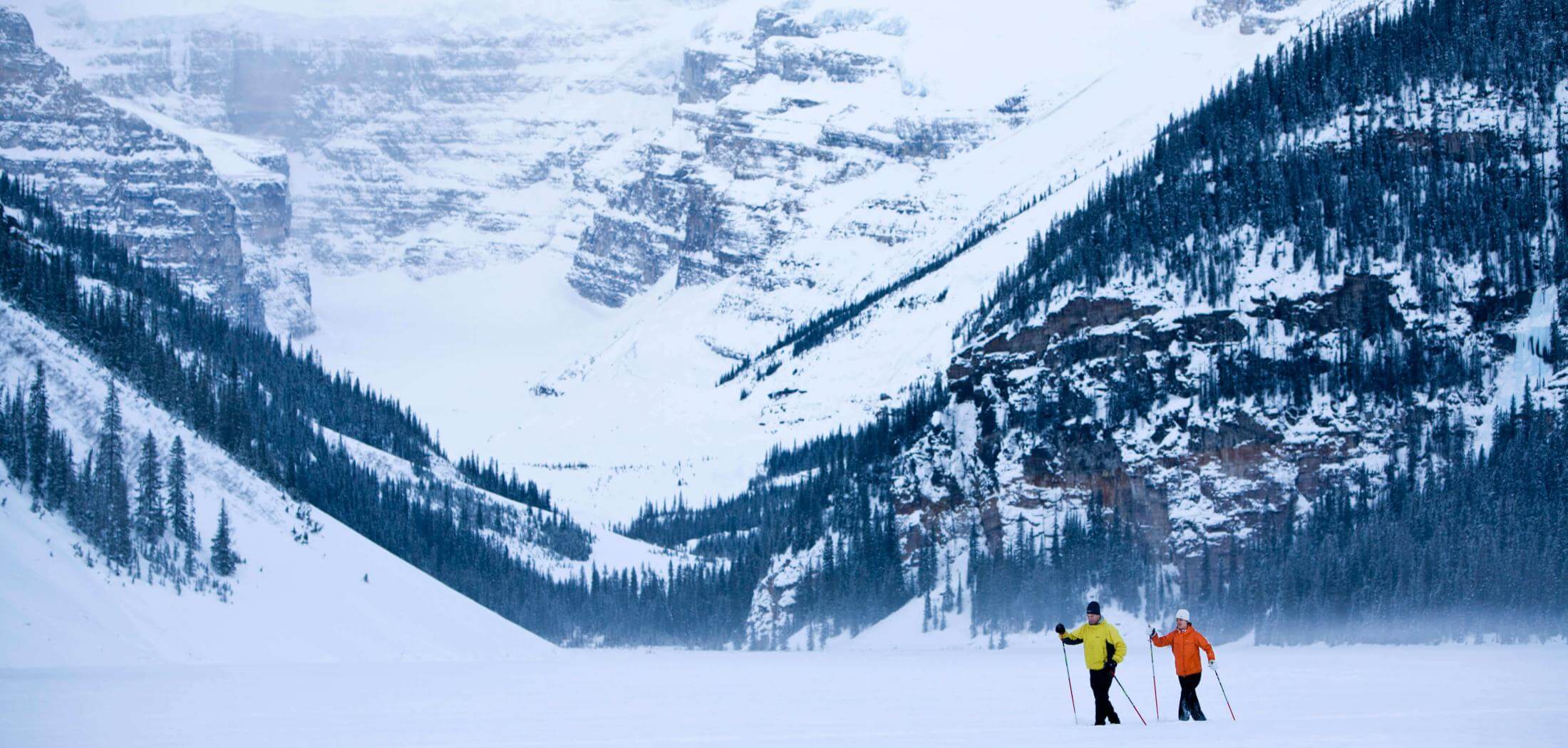 Canadian Rockies in Alberta and Aurora Tour in Yellowknife Travel Trade