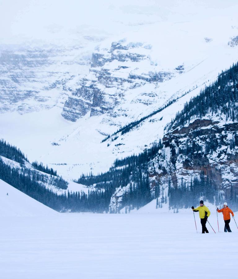 Canadian Rockies in Alberta and Aurora Tour in Yellowknife Travel Trade